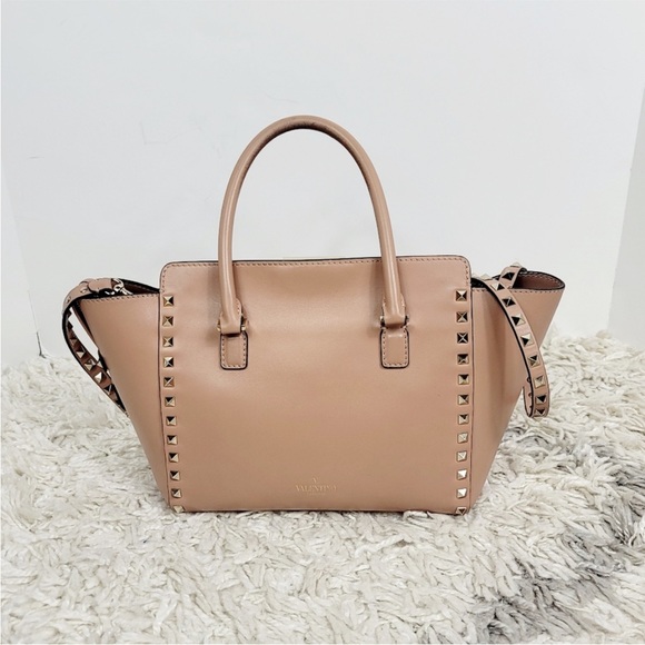 Valentino Garavani Vitello rockstud leather small bag in taupe/tan EUC - Picture 10 of 16